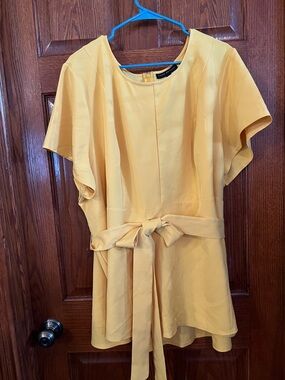 Lane Bryant 28 Lena Peplum Yellow Top With Matching Belt
